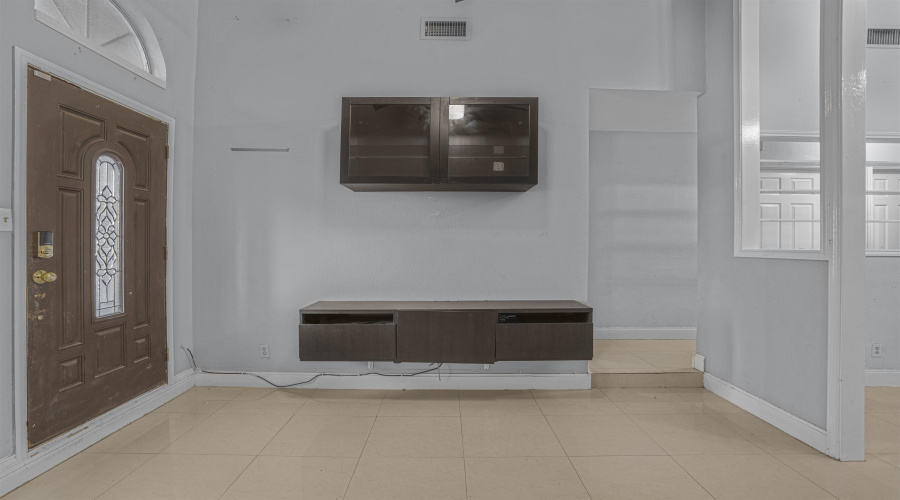 5802 Gale Ct, Laredo, Texas 78041, 3 Bedrooms Bedrooms, 5 Rooms Rooms,3 BathroomsBathrooms,Residential,For Sale,5802 Gale Ct,20255468