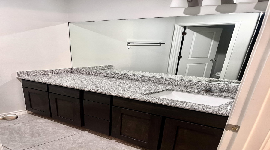 5412 Capilla St., Laredo, Texas 78046, 3 Bedrooms Bedrooms, 5 Rooms Rooms,2 BathroomsBathrooms,Residential,For Rent,5412 Capilla St.,20255472