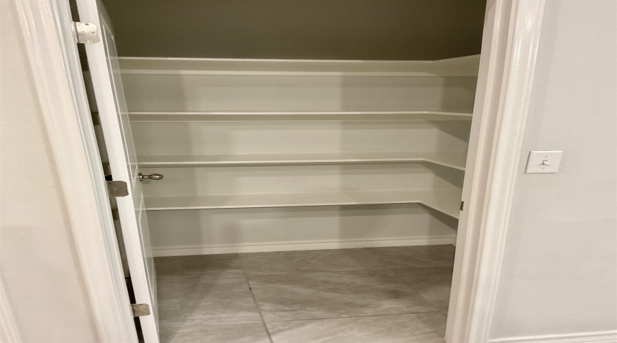 5412 Capilla St., Laredo, Texas 78046, 3 Bedrooms Bedrooms, 5 Rooms Rooms,2 BathroomsBathrooms,Residential,For Rent,5412 Capilla St.,20255472