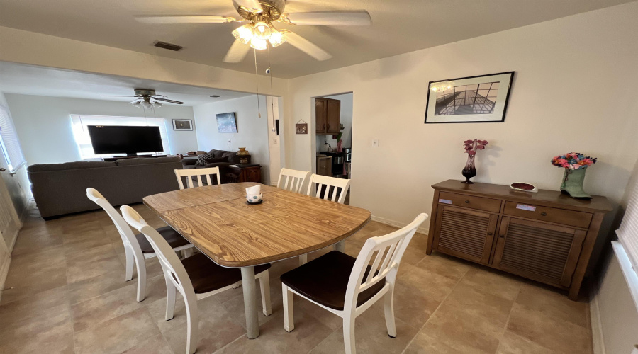 5425 Pena Ln, Zapata, Texas 78076, 3 Bedrooms Bedrooms, 5 Rooms Rooms,1 BathroomBathrooms,Residential,For Sale,5425 Pena Ln,20255473