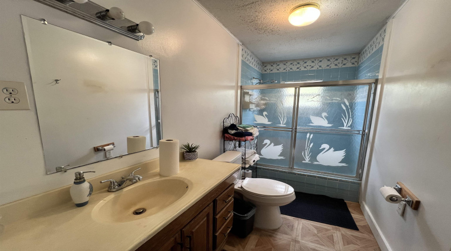 5425 Pena Ln, Zapata, Texas 78076, 3 Bedrooms Bedrooms, 5 Rooms Rooms,1 BathroomBathrooms,Residential,For Sale,5425 Pena Ln,20255473