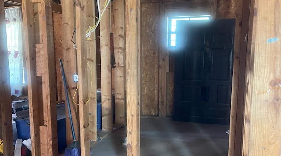 3208 Lyon St, Laredo, Texas 78041, 2 Bedrooms Bedrooms, 4 Rooms Rooms,1 BathroomBathrooms,Residential,For Sale,3208 Lyon St,20255474