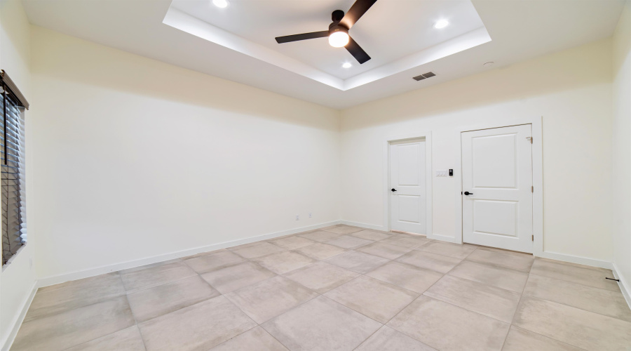 1421 El Caporal Dr., Laredo, Texas 78043, 3 Bedrooms Bedrooms, 5 Rooms Rooms,2 BathroomsBathrooms,Residential,For Sale,1421 El Caporal Dr.,20255477