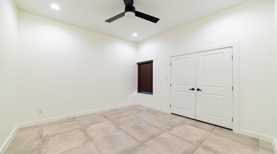 1421 El Caporal Dr., Laredo, Texas 78043, 3 Bedrooms Bedrooms, 5 Rooms Rooms,2 BathroomsBathrooms,Residential,For Sale,1421 El Caporal Dr.,20255477