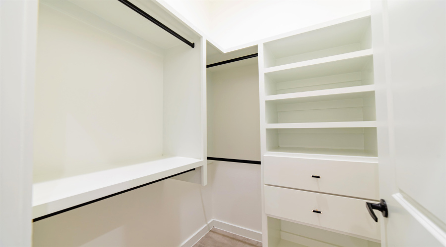 1421 El Caporal Dr., Laredo, Texas 78043, 3 Bedrooms Bedrooms, 5 Rooms Rooms,2 BathroomsBathrooms,Residential,For Sale,1421 El Caporal Dr.,20255477