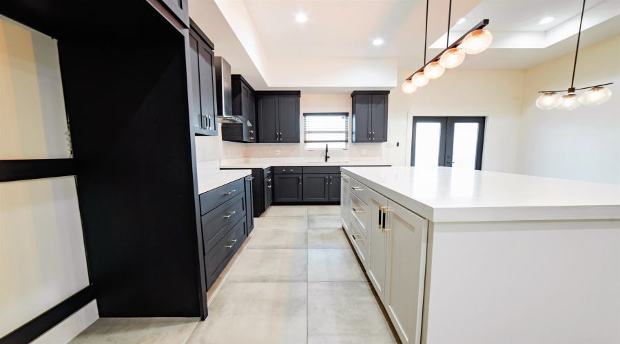 1421 El Caporal Dr., Laredo, Texas 78043, 3 Bedrooms Bedrooms, 5 Rooms Rooms,2 BathroomsBathrooms,Residential,For Sale,1421 El Caporal Dr.,20255477