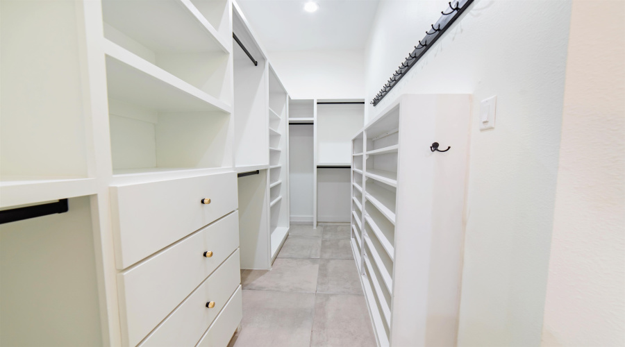 1421 El Caporal Dr., Laredo, Texas 78043, 3 Bedrooms Bedrooms, 5 Rooms Rooms,2 BathroomsBathrooms,Residential,For Rent,1421 El Caporal Dr.,20255478