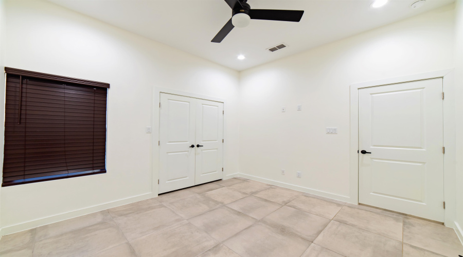 1421 El Caporal Dr., Laredo, Texas 78043, 3 Bedrooms Bedrooms, 5 Rooms Rooms,2 BathroomsBathrooms,Residential,For Rent,1421 El Caporal Dr.,20255478