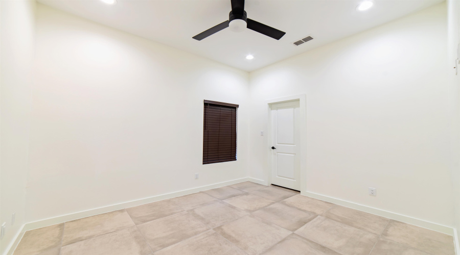 1421 El Caporal Dr., Laredo, Texas 78043, 3 Bedrooms Bedrooms, 5 Rooms Rooms,2 BathroomsBathrooms,Residential,For Rent,1421 El Caporal Dr.,20255478