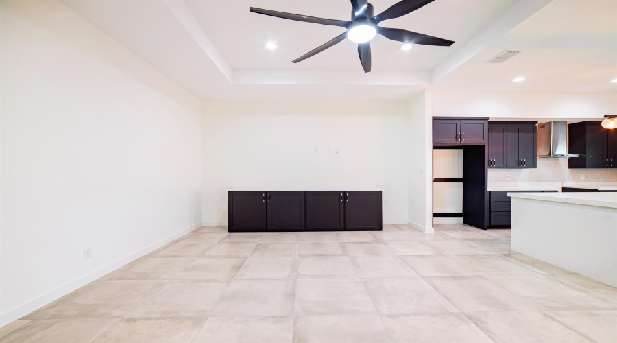 1421 El Caporal Dr., Laredo, Texas 78043, 3 Bedrooms Bedrooms, 5 Rooms Rooms,2 BathroomsBathrooms,Residential,For Rent,1421 El Caporal Dr.,20255478