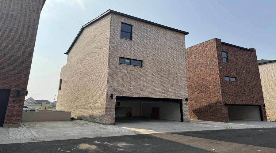 210 Veracruz Dr., Laredo, Texas 78045, 3 Bedrooms Bedrooms, 5 Rooms Rooms,2 BathroomsBathrooms,Residential,For Rent,210 Veracruz Dr.,20255480