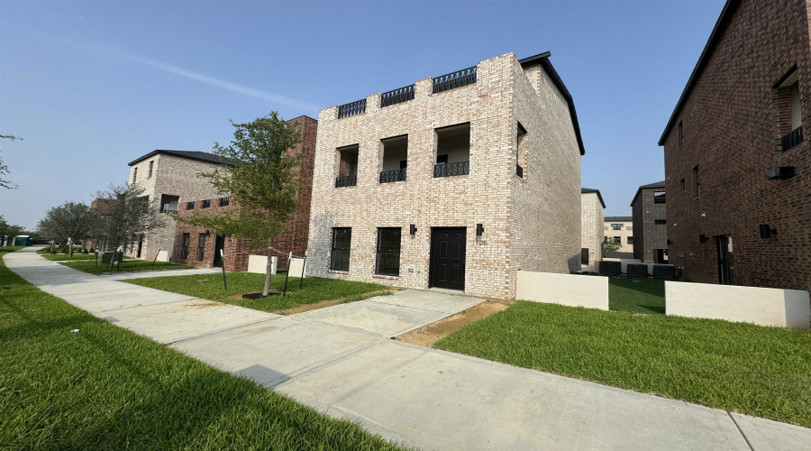 210 Veracruz Dr., Laredo, Texas 78045, 3 Bedrooms Bedrooms, 5 Rooms Rooms,2 BathroomsBathrooms,Residential,For Rent,210 Veracruz Dr.,20255480