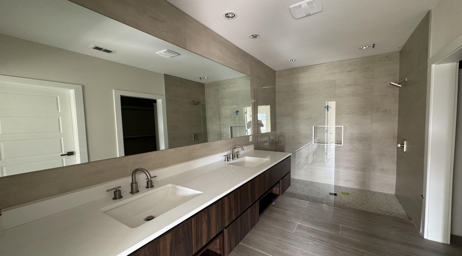 210 Veracruz Dr., Laredo, Texas 78045, 3 Bedrooms Bedrooms, 5 Rooms Rooms,2 BathroomsBathrooms,Residential,For Rent,210 Veracruz Dr.,20255480