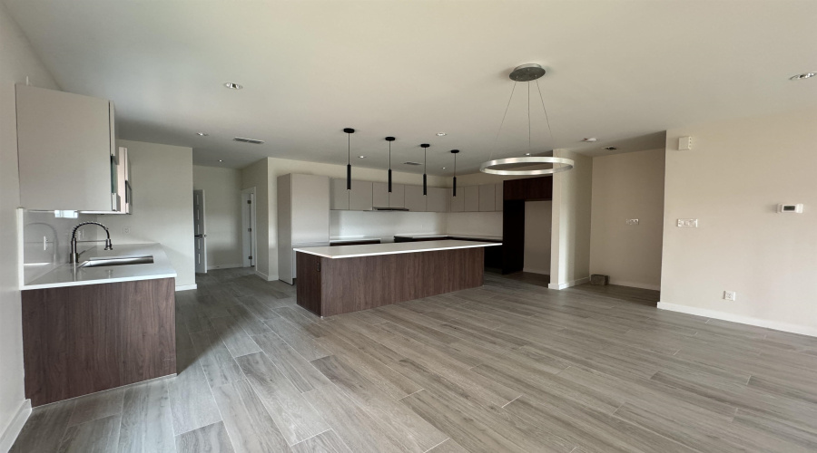 210 Veracruz Dr., Laredo, Texas 78045, 3 Bedrooms Bedrooms, 5 Rooms Rooms,2 BathroomsBathrooms,Residential,For Rent,210 Veracruz Dr.,20255480