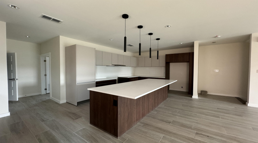 210 Veracruz Dr., Laredo, Texas 78045, 3 Bedrooms Bedrooms, 5 Rooms Rooms,2 BathroomsBathrooms,Residential,For Rent,210 Veracruz Dr.,20255480