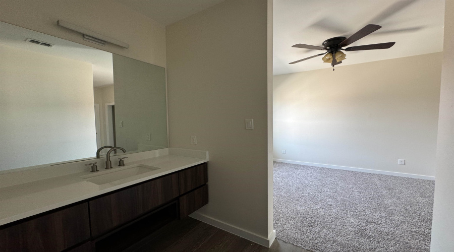 210 Veracruz Dr., Laredo, Texas 78045, 3 Bedrooms Bedrooms, 5 Rooms Rooms,2 BathroomsBathrooms,Residential,For Rent,210 Veracruz Dr.,20255481