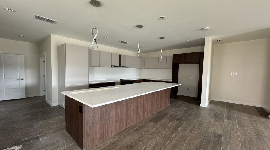 210 Veracruz Dr., Laredo, Texas 78045, 3 Bedrooms Bedrooms, 5 Rooms Rooms,2 BathroomsBathrooms,Residential,For Rent,210 Veracruz Dr.,20255481