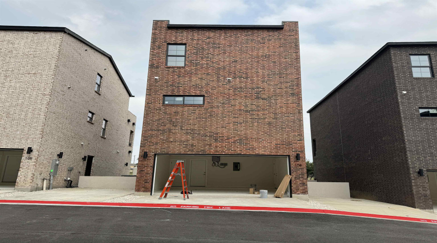 210 Veracruz Dr., Laredo, Texas 78045, 3 Bedrooms Bedrooms, 5 Rooms Rooms,2 BathroomsBathrooms,Residential,For Rent,210 Veracruz Dr.,20255482