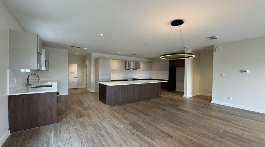 210 Veracruz Dr., Laredo, Texas 78045, 3 Bedrooms Bedrooms, 5 Rooms Rooms,2 BathroomsBathrooms,Residential,For Rent,210 Veracruz Dr.,20255482