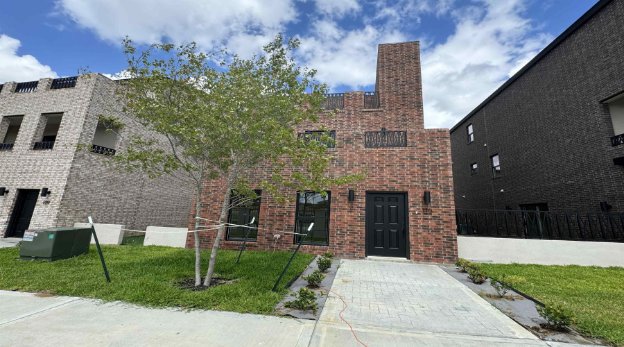 210 Veracruz Dr., Laredo, Texas 78045, 3 Bedrooms Bedrooms, 5 Rooms Rooms,2 BathroomsBathrooms,Residential,For Rent,210 Veracruz Dr.,20255484