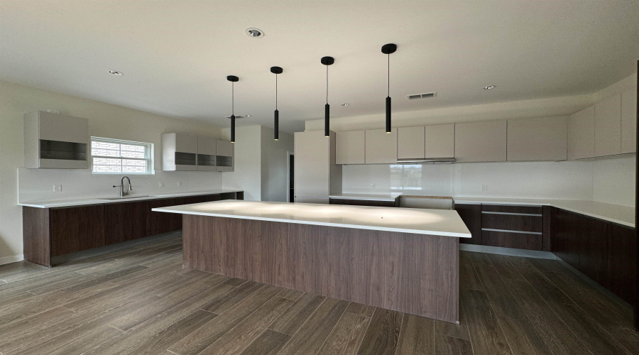 210 Veracruz Dr., Laredo, Texas 78045, 3 Bedrooms Bedrooms, 5 Rooms Rooms,2 BathroomsBathrooms,Residential,For Rent,210 Veracruz Dr.,20255484