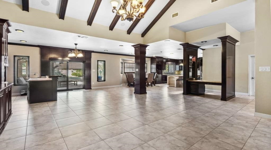 810 Eaton Ln, Laredo, Texas 78041, 4 Bedrooms Bedrooms, 7 Rooms Rooms,4 BathroomsBathrooms,Residential,For Sale,810 Eaton Ln,20255485