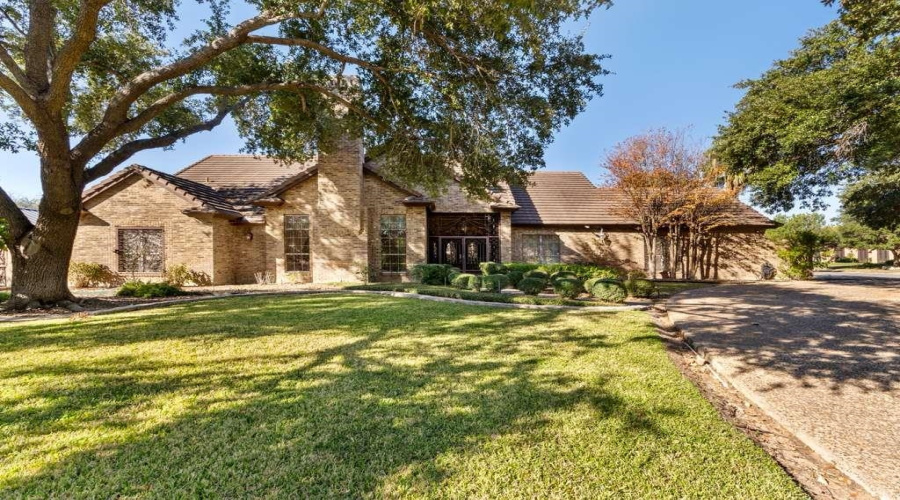 810 Eaton Ln, Laredo, Texas 78041, 4 Bedrooms Bedrooms, 7 Rooms Rooms,4 BathroomsBathrooms,Residential,For Sale,810 Eaton Ln,20255485