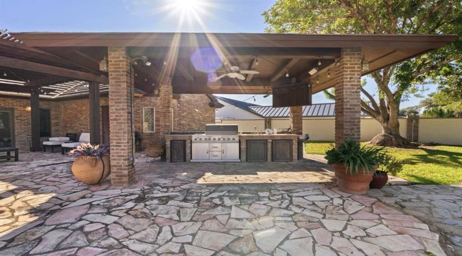 810 Eaton Ln, Laredo, Texas 78041, 4 Bedrooms Bedrooms, 7 Rooms Rooms,4 BathroomsBathrooms,Residential,For Sale,810 Eaton Ln,20255485