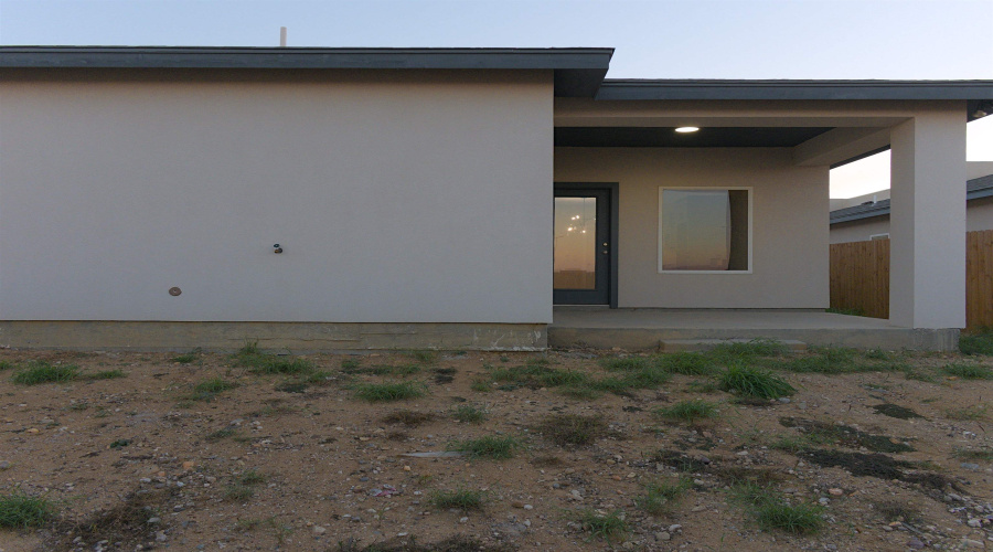 5926 Heather Loop, Laredo, Texas 78043, 3 Bedrooms Bedrooms, 6 Rooms Rooms,2 BathroomsBathrooms,Residential,For Sale,5926 Heather Loop,20255491