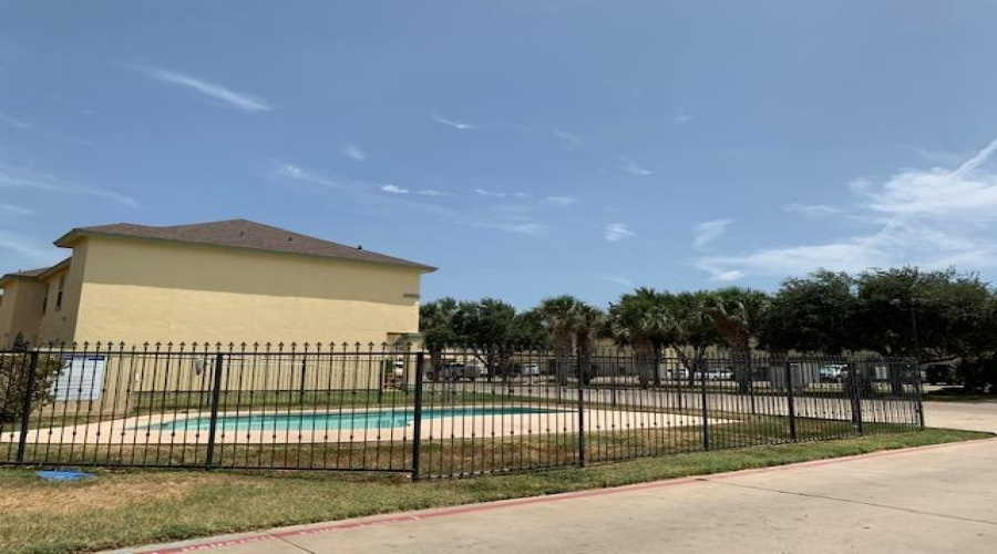 1000 Ranchway Dr, LAREDO, Texas 78045, 3 Bedrooms Bedrooms, 7 Rooms Rooms,3 BathroomsBathrooms,Residential,For Rent,1000 Ranchway Dr,20255494