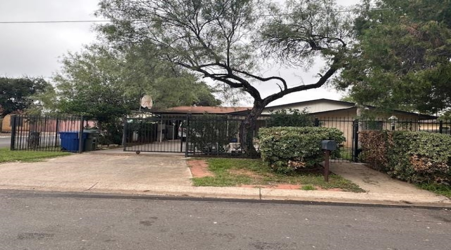 1702 Cortez St, Laredo, Texas 78043, 3 Bedrooms Bedrooms, 5 Rooms Rooms,2 BathroomsBathrooms,Residential,For Rent,1702 Cortez St,20255497