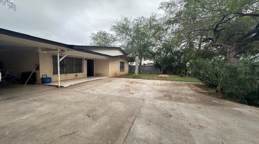1702 Cortez St, Laredo, Texas 78043, 3 Bedrooms Bedrooms, 5 Rooms Rooms,2 BathroomsBathrooms,Residential,For Rent,1702 Cortez St,20255497