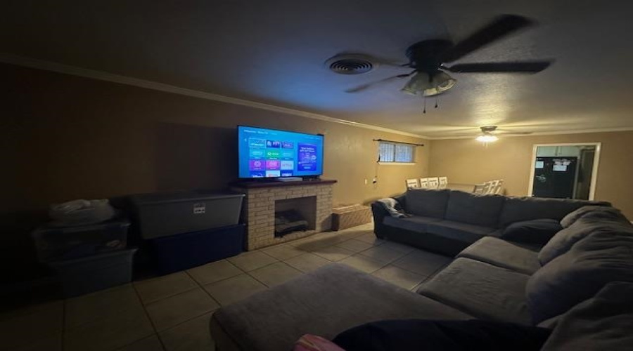 1702 Cortez St, Laredo, Texas 78043, 3 Bedrooms Bedrooms, 5 Rooms Rooms,2 BathroomsBathrooms,Residential,For Rent,1702 Cortez St,20255497