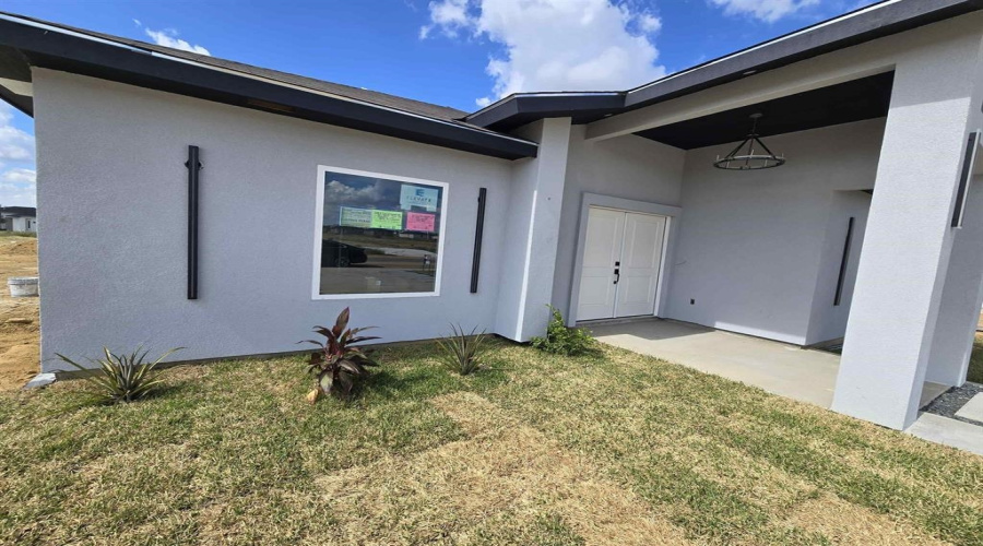 5062 Luna Grande Lp., Laredo, Texas 78046, 3 Bedrooms Bedrooms, 5 Rooms Rooms,2 BathroomsBathrooms,Residential,For Sale,5062 Luna Grande Lp.,20255498