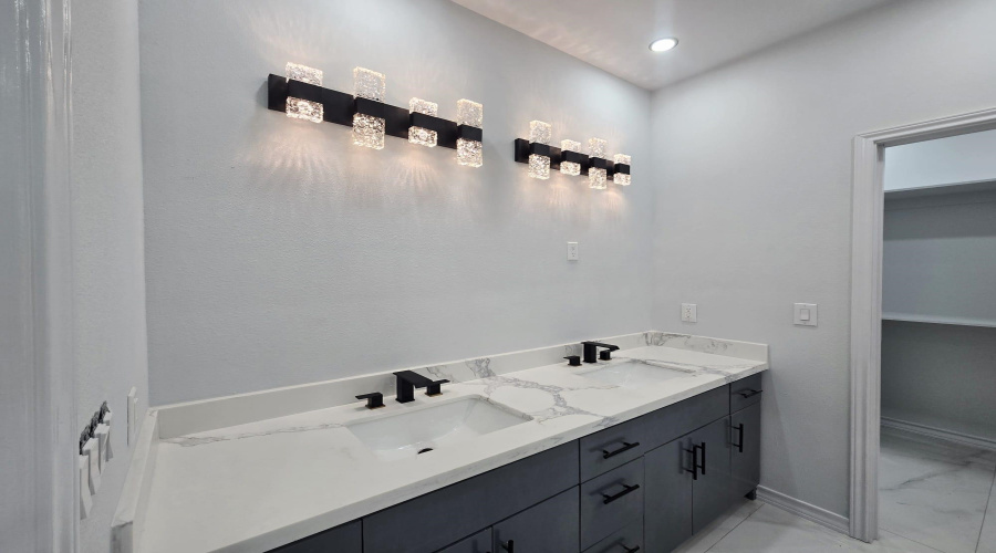 5062 Luna Grande Lp., Laredo, Texas 78046, 3 Bedrooms Bedrooms, 5 Rooms Rooms,2 BathroomsBathrooms,Residential,For Sale,5062 Luna Grande Lp.,20255498