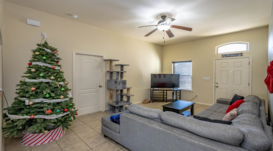 5819 Saint Sylvia Lp, LAREDO, Texas 78046, 3 Bedrooms Bedrooms, 5 Rooms Rooms,2 BathroomsBathrooms,Residential,For Rent,5819 Saint Sylvia Lp,20255500