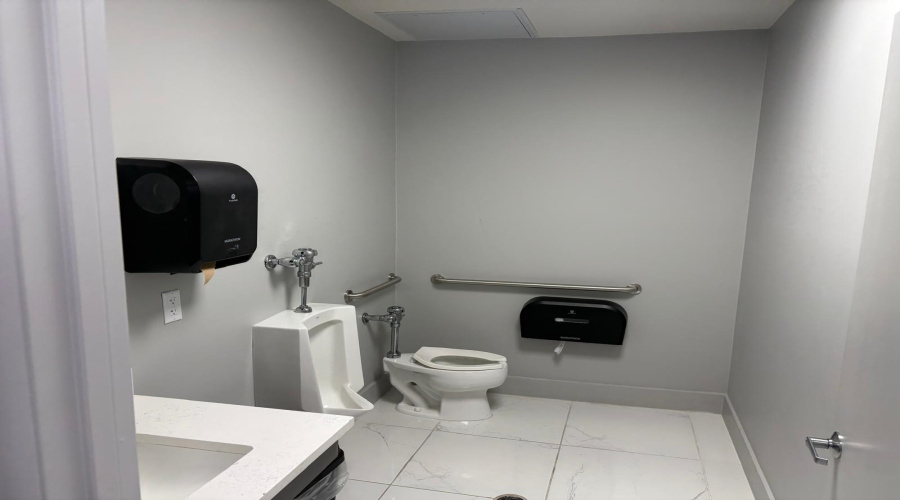 6999 McPherson Rd, laredo, Texas 78041, 51 Rooms Rooms,2 BathroomsBathrooms,Commercial retail/office,For Rent,6999 McPherson Rd,20255502