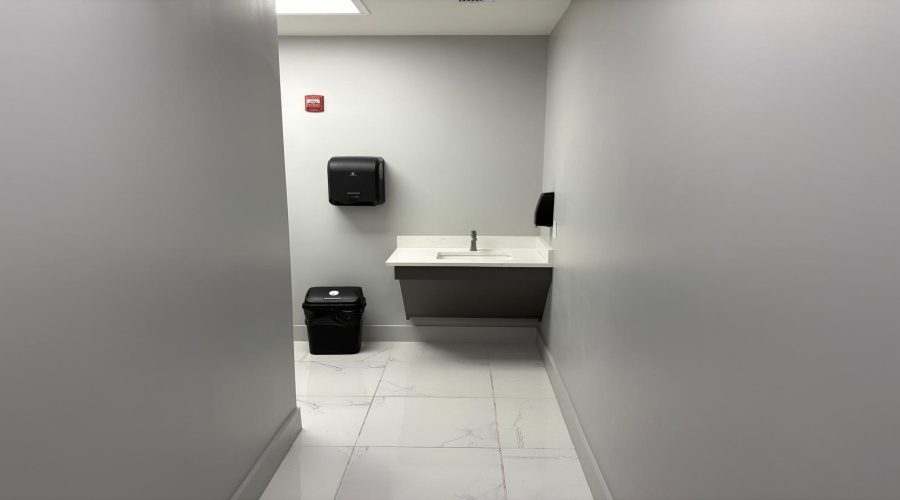 6999 McPherson Rd, laredo, Texas 78041, 51 Rooms Rooms,2 BathroomsBathrooms,Commercial retail/office,For Rent,6999 McPherson Rd,20255502