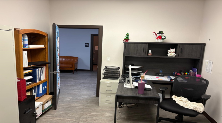 6999 McPherson Rd, laredo, Texas 78041, 51 Rooms Rooms,2 BathroomsBathrooms,Commercial retail/office,For Rent,6999 McPherson Rd,20255504