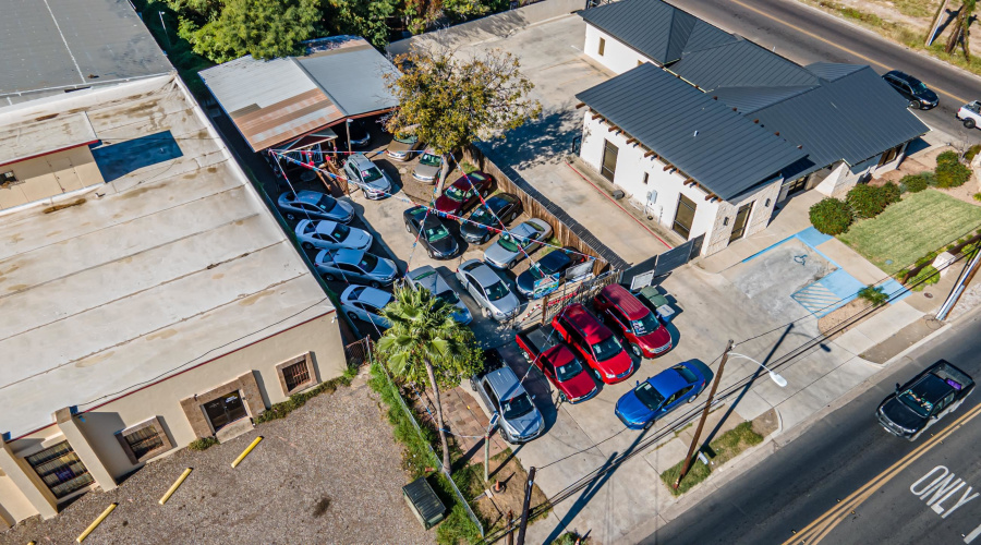 2608 San Bernardo, LAREDO, Texas 78040, 1 Room Rooms,1 BathroomBathrooms,Commercial retail/office,For Sale,2608 San Bernardo,20255506