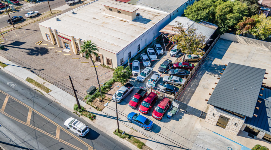 2608 San Bernardo, LAREDO, Texas 78040, 1 Room Rooms,1 BathroomBathrooms,Commercial retail/office,For Sale,2608 San Bernardo,20255506