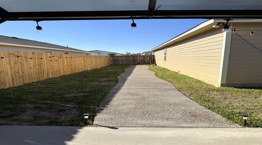 5709 St. Emma Dr., Laredo, Texas 78046, 4 Bedrooms Bedrooms, 5 Rooms Rooms,2 BathroomsBathrooms,Residential,For Sale,5709 St. Emma Dr.,20255501