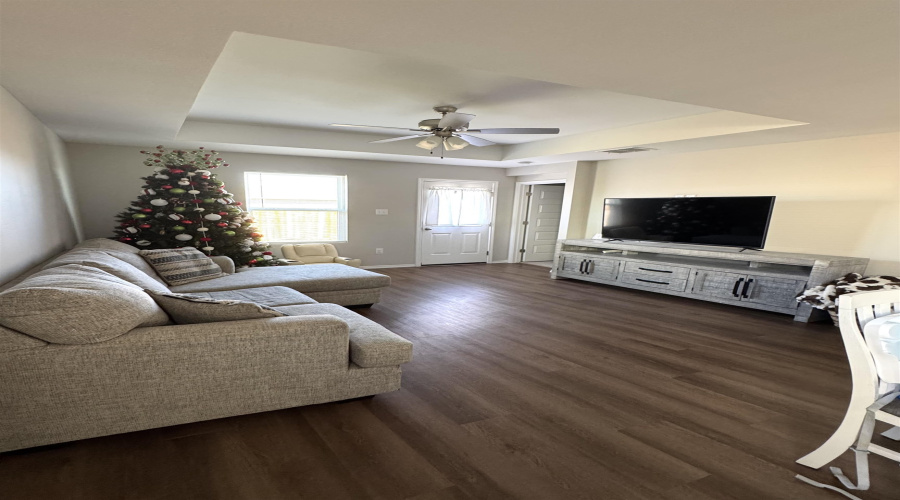 5709 St. Emma Dr., Laredo, Texas 78046, 4 Bedrooms Bedrooms, 5 Rooms Rooms,2 BathroomsBathrooms,Residential,For Sale,5709 St. Emma Dr.,20255501