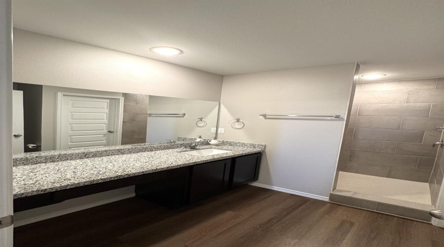 5709 St. Emma Dr., Laredo, Texas 78046, 4 Bedrooms Bedrooms, 5 Rooms Rooms,2 BathroomsBathrooms,Residential,For Sale,5709 St. Emma Dr.,20255501