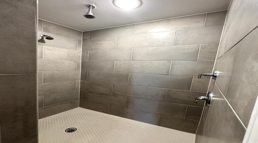 5709 St. Emma Dr., Laredo, Texas 78046, 4 Bedrooms Bedrooms, 5 Rooms Rooms,2 BathroomsBathrooms,Residential,For Sale,5709 St. Emma Dr.,20255501