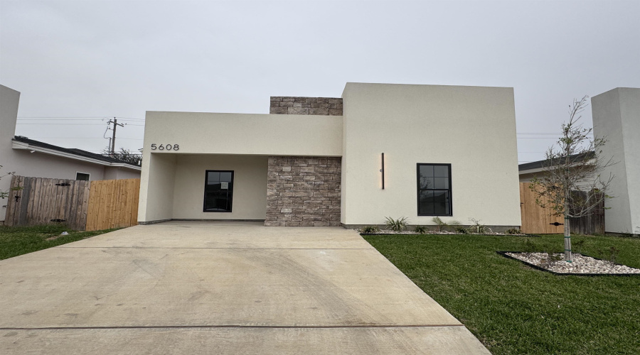 5608 Moses Lp., Laredo, Texas 78046, 3 Bedrooms Bedrooms, 5 Rooms Rooms,2 BathroomsBathrooms,Residential,For Sale,5608 Moses Lp.,20255505