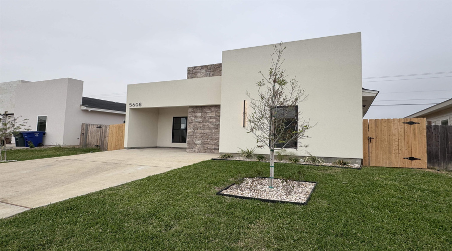 5608 Moses Lp., Laredo, Texas 78046, 3 Bedrooms Bedrooms, 5 Rooms Rooms,2 BathroomsBathrooms,Residential,For Sale,5608 Moses Lp.,20255505