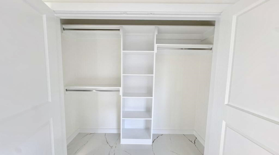 2406 Durazno Ct., LAREDO, Texas 78046-0000, 3 Bedrooms Bedrooms, 5 Rooms Rooms,2 BathroomsBathrooms,Residential,For Sale,2406 Durazno Ct.,20255507