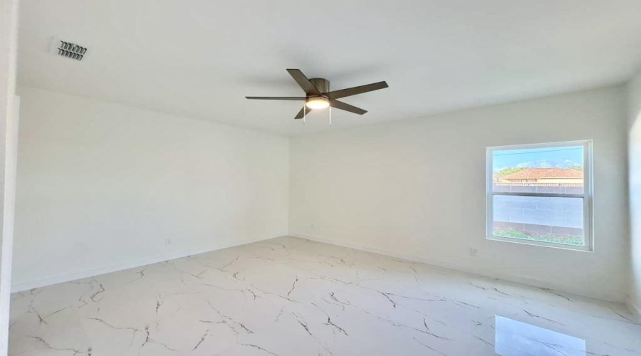 2406 Durazno Ct., LAREDO, Texas 78046-0000, 3 Bedrooms Bedrooms, 5 Rooms Rooms,2 BathroomsBathrooms,Residential,For Sale,2406 Durazno Ct.,20255507