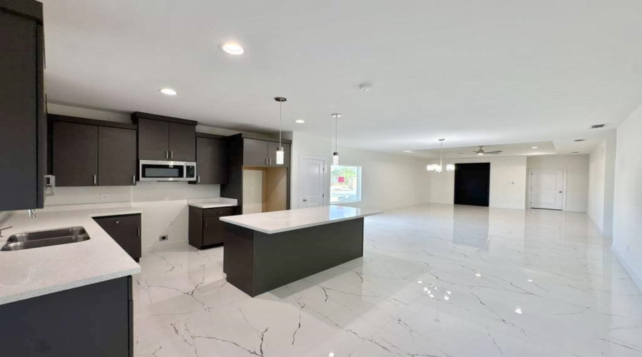 2406 Durazno Ct., LAREDO, Texas 78046-0000, 3 Bedrooms Bedrooms, 5 Rooms Rooms,2 BathroomsBathrooms,Residential,For Sale,2406 Durazno Ct.,20255507